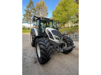 Valtra G135 VERSU  - Farm tractor: picture 1