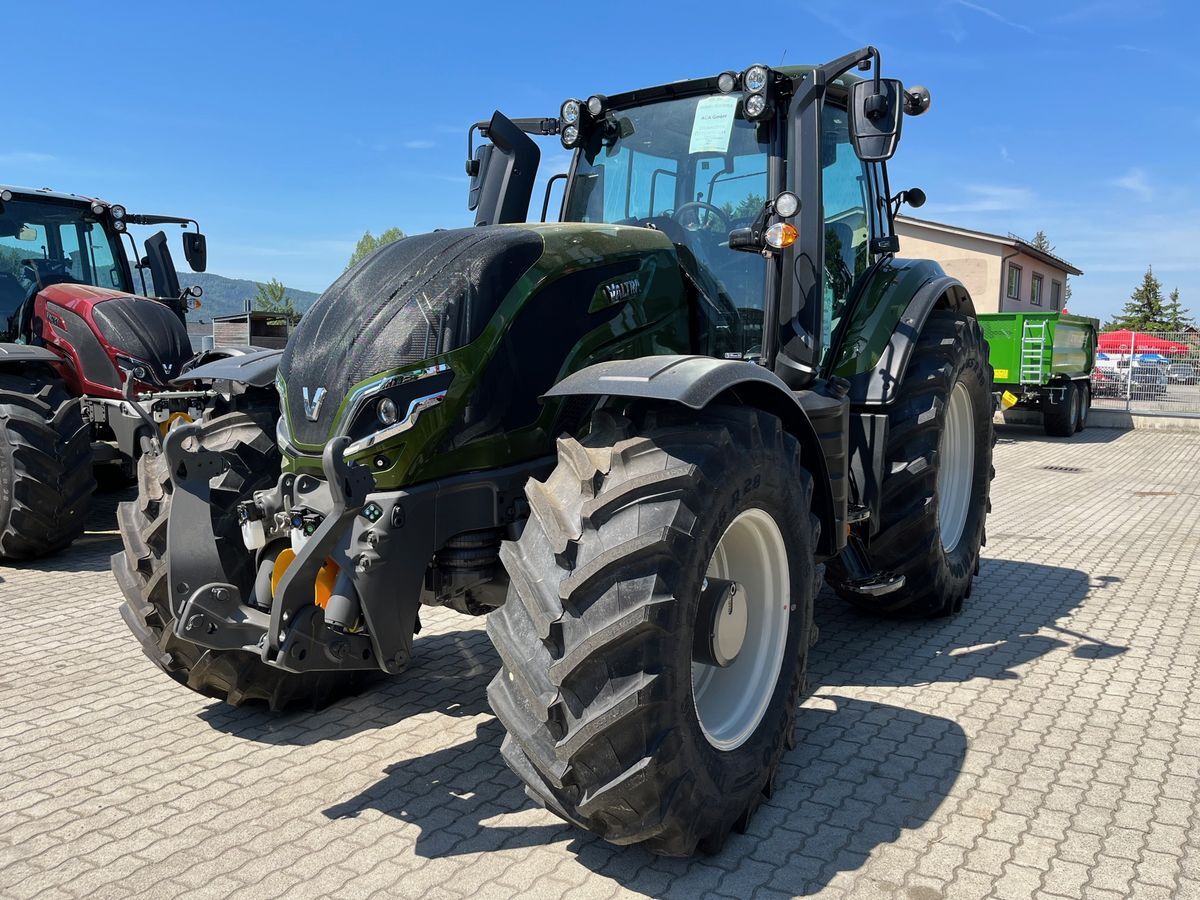 Valtra T175  - Farm tractor: picture 1
