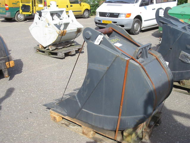 1T2589 - - Bucket for Construction machinery: picture 1