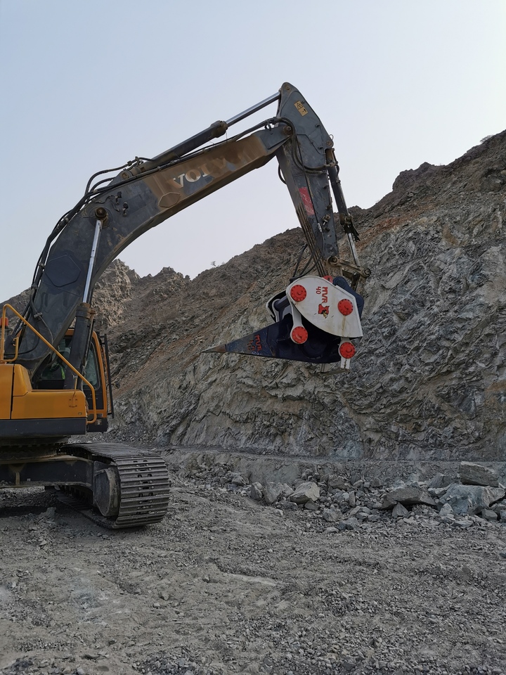 New Ripper for Excavator AME Vibro Ripper (MVR 40): picture 28