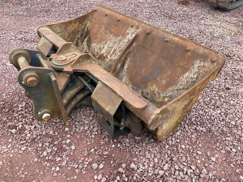 CASE ORIENTABLE 1M80 - Excavator bucket for Construction machinery: picture 2