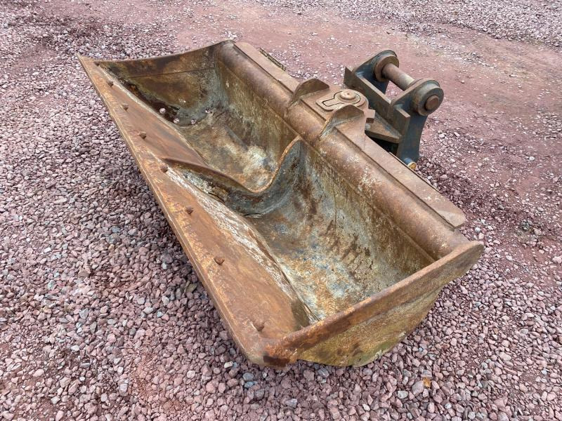 CASE ORIENTABLE 1M80 - Excavator bucket for Construction machinery: picture 1