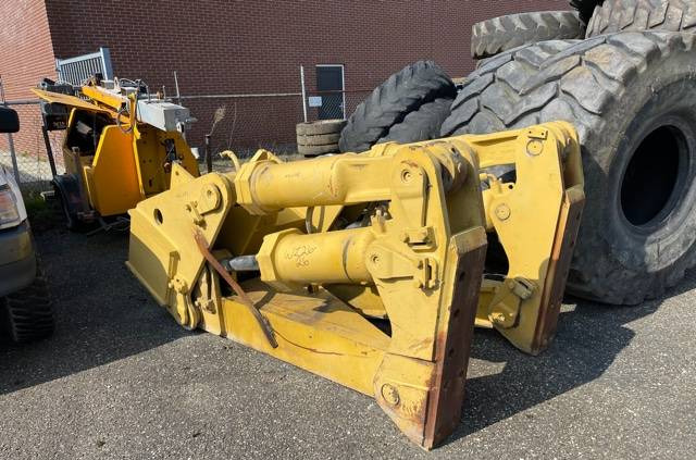 CAT D 8 R Ripper  - Ripper for Construction machinery: picture 1