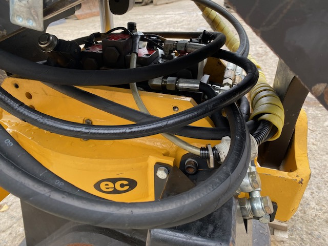 Attachment for Construction machinery Engcon EC 219: picture 11