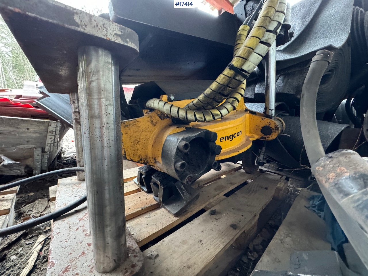 Engcon Rototilt - Attachment for Construction machinery: picture 5