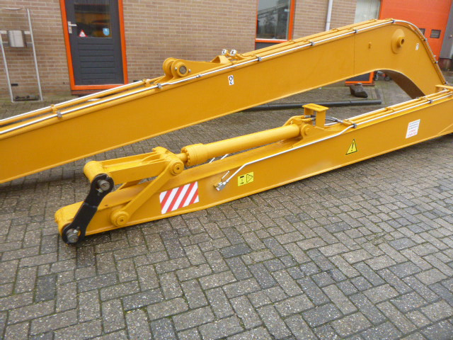 GEW Long reach KOMATSU PC210LC-10 & PC210LC-11 - Boom for Excavator: picture 5