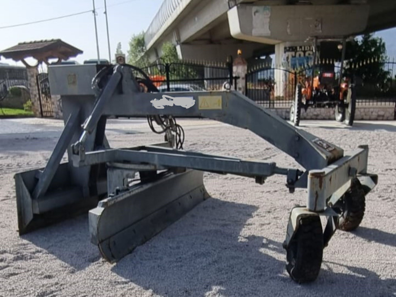 GF LG210 - Blade for Grader: picture 3