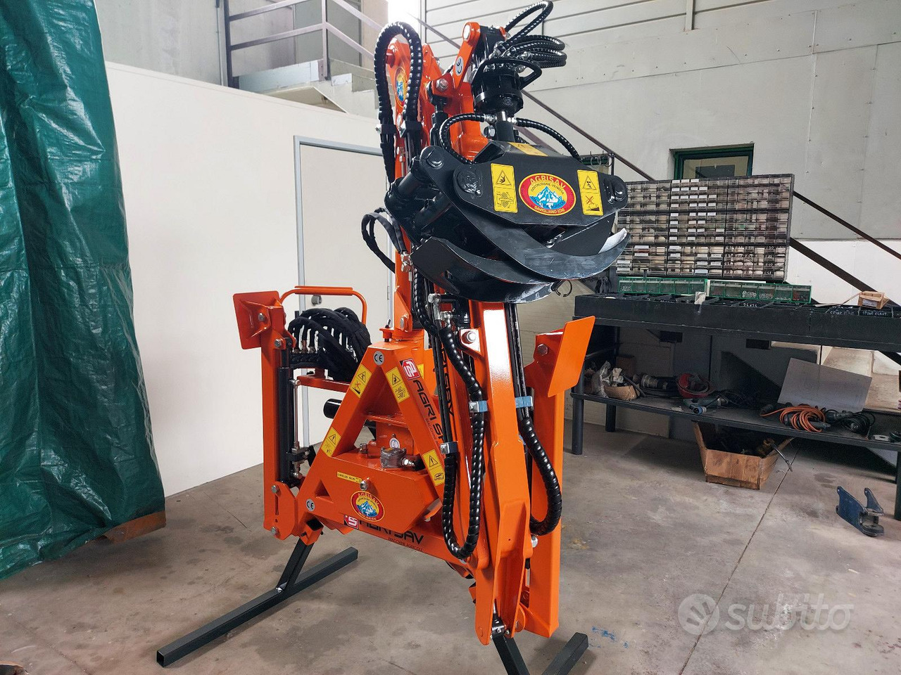 Gru - caricatore forestale PAS300 - Loader crane for Forestry equipment: picture 2