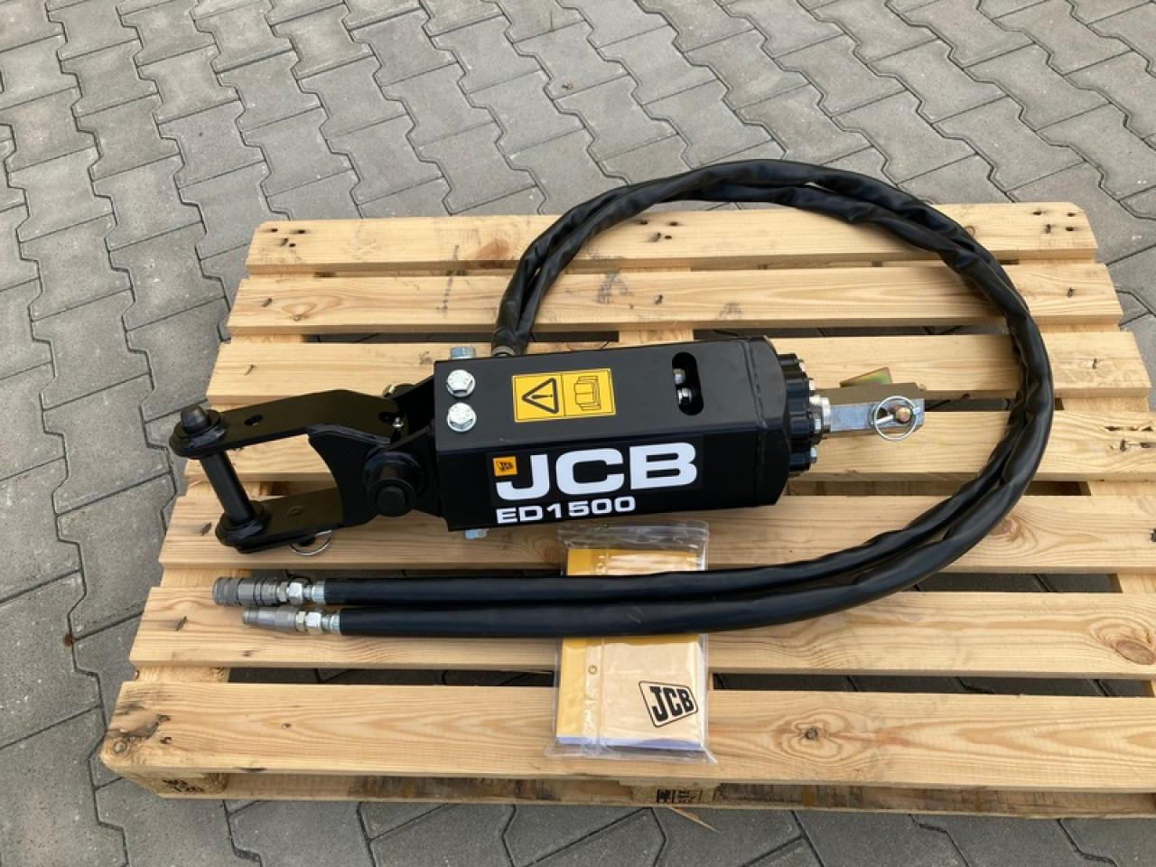 JCB B3202 - Auger for Construction machinery: picture 1
