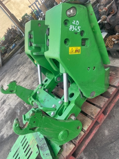 John Deere 8225r , 8345r , 8370r , 8400r - Front loader for tractor: picture 2