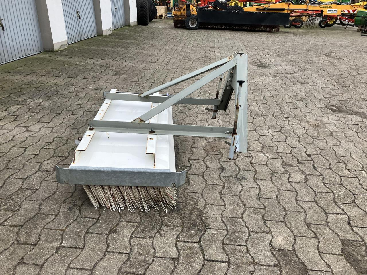 / Kehrfix Schiebebesen 1500 mm - Broom for Construction machinery: picture 4