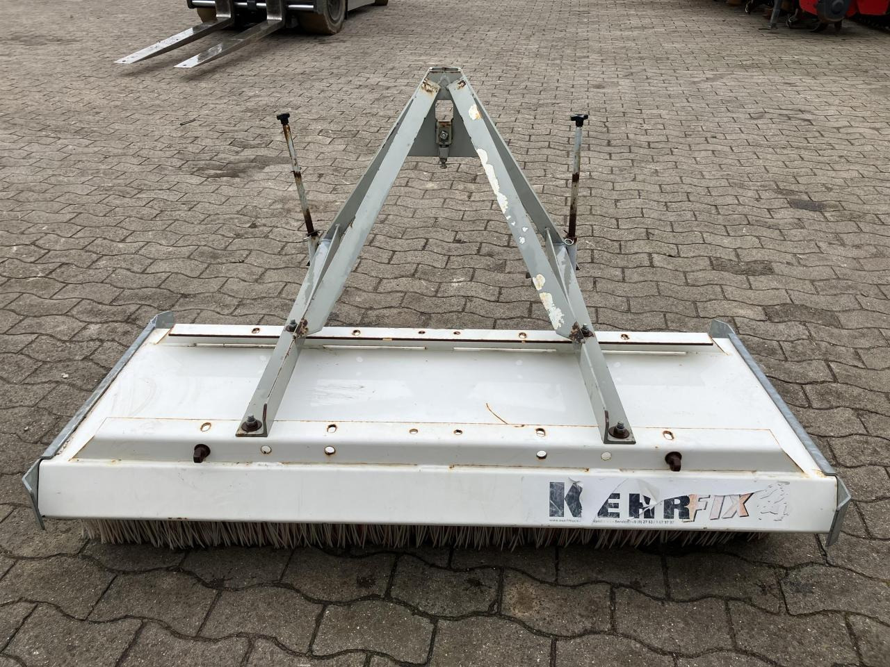 / Kehrfix Schiebebesen 1500 mm - Broom for Construction machinery: picture 3