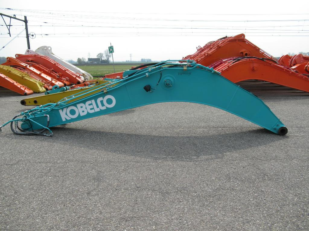Kobelco SK230SR-5 - - Boom for Construction machinery: picture 1