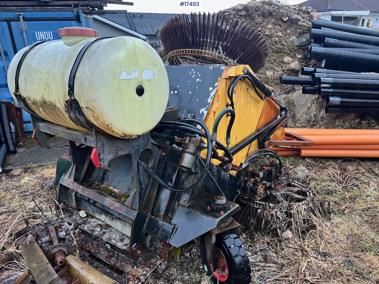 Kost med vanntank til hjullaster - Broom for Construction machinery: picture 4