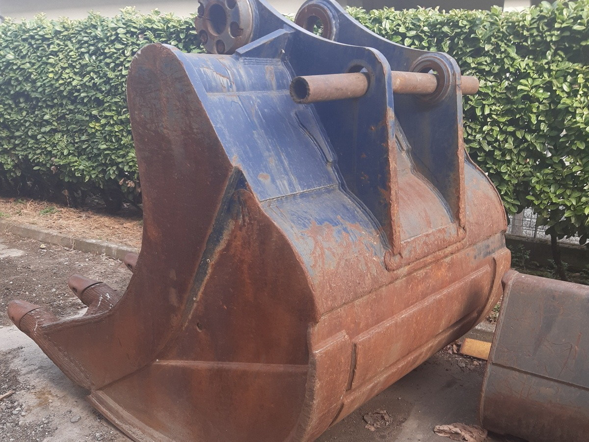 MANTOVANIBENNE PC600-8 - Excavator bucket for Construction machinery: picture 1