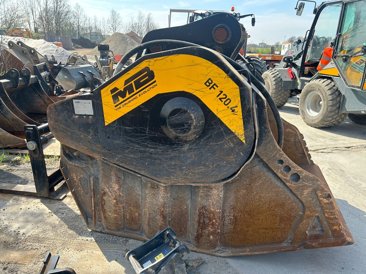 MB CRUSHER BF120-4 - Bucket for Construction machinery: picture 1
