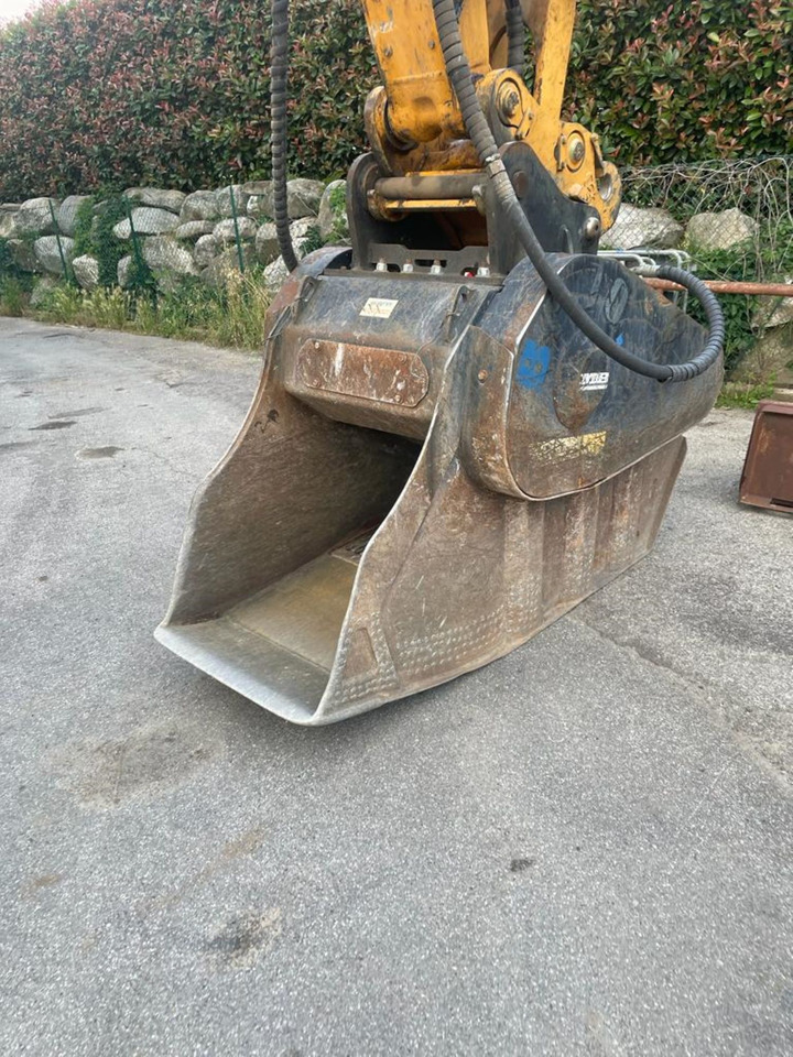 MB CRUSHER BF70-2 - Bucket for Construction machinery: picture 1