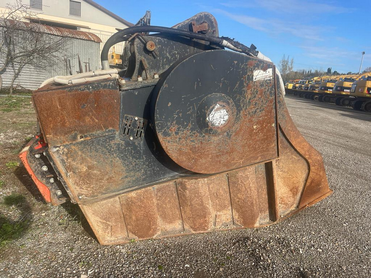 MB CRUSHER BF90-3 - Bucket for Construction machinery: picture 1