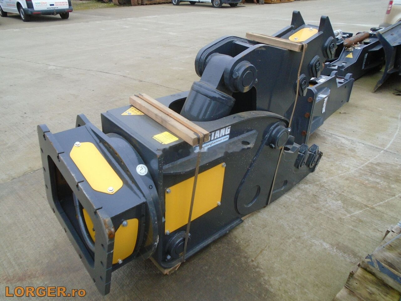 Mustang RH16 - Demolition shears for Construction machinery: picture 3