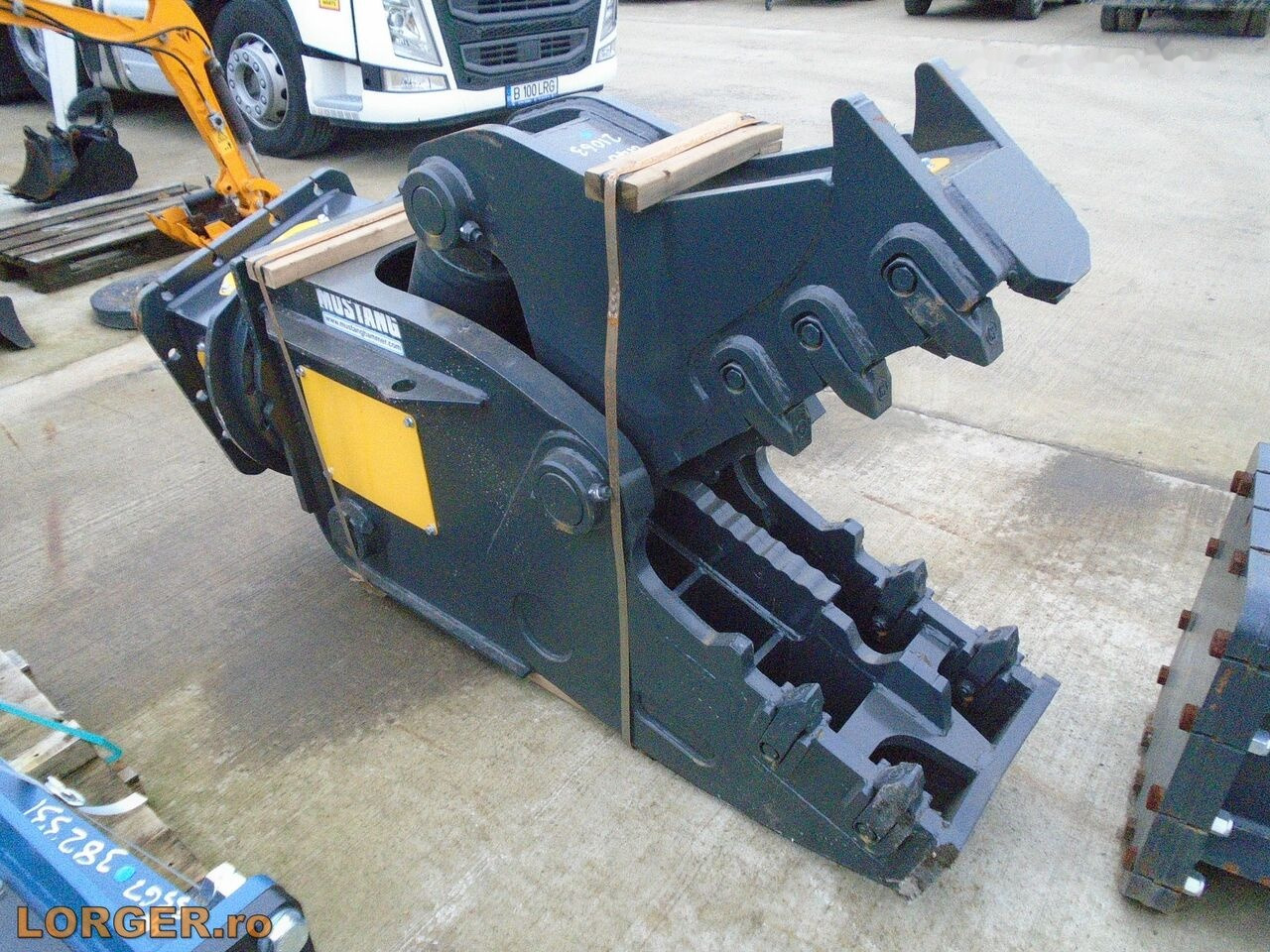 Mustang RH16 - Demolition shears for Construction machinery: picture 1