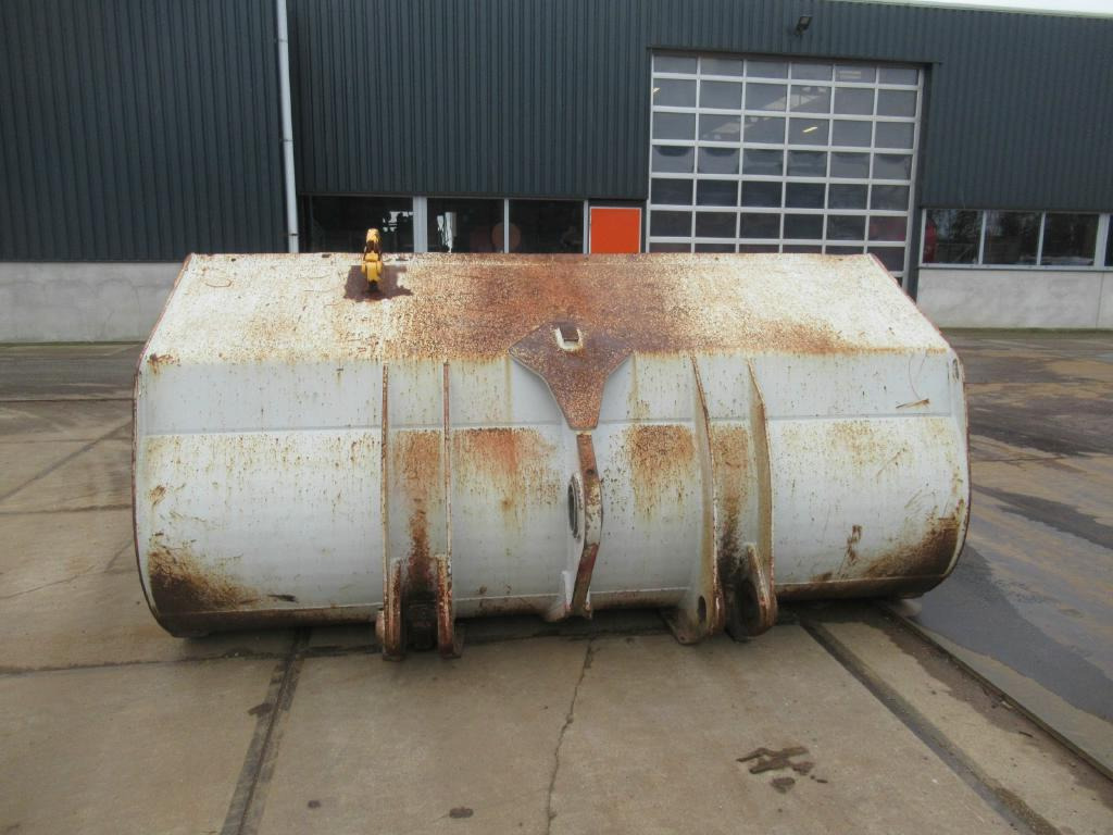 O&K L45 - - Bucket for Construction machinery: picture 3