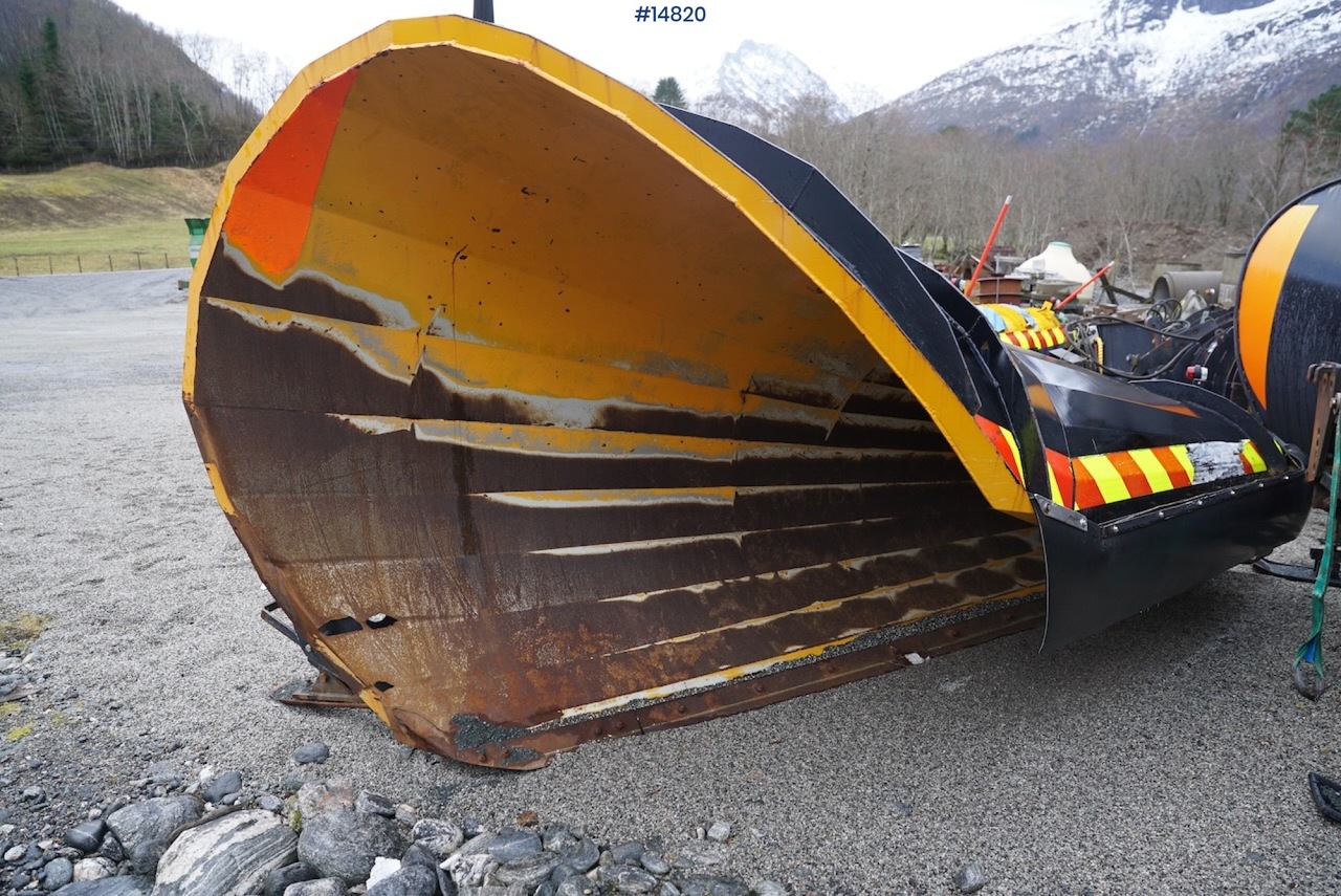 Øveraasen 285 - Snow plough for Truck: picture 4