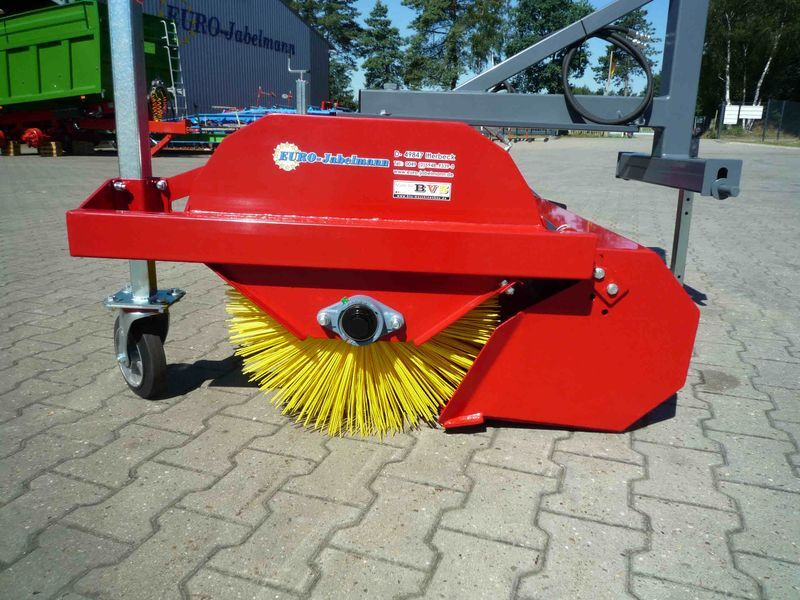 Schlepperkehrmaschinen 2,25 m, einschl. hydr. En  - Broom for Utility/ Special vehicle: picture 4