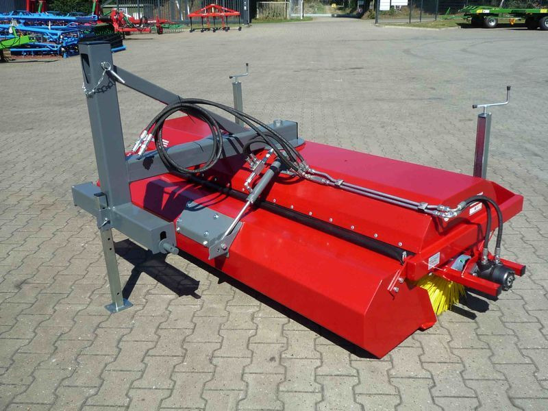 Schlepperkehrmaschinen 2,25 m, einschl. hydr. En  - Broom for Utility/ Special vehicle: picture 1