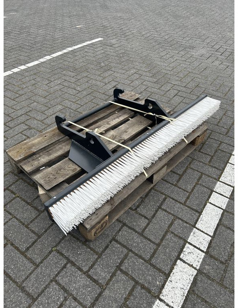 Tobroco Veegborstel 150 cm Giant aanspan - Broom for Construction machinery: picture 4