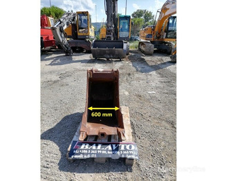 Trenching bucket Mantovani 600 mm - Excavator bucket: picture 1