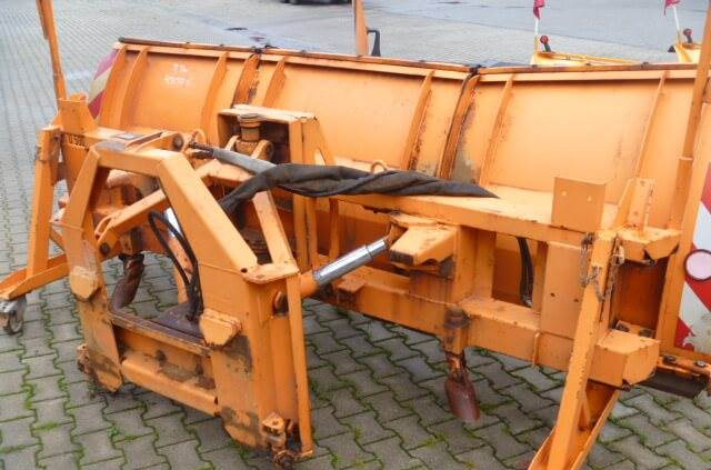 Unimog Schneepflug - Schneeschild Beilhack PV28-3  - Snow plough: picture 3