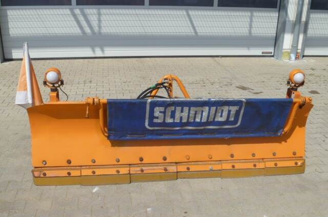 Unimog Schneepflug - Schneeschild Schmidt F11L  - Snow plough: picture 1