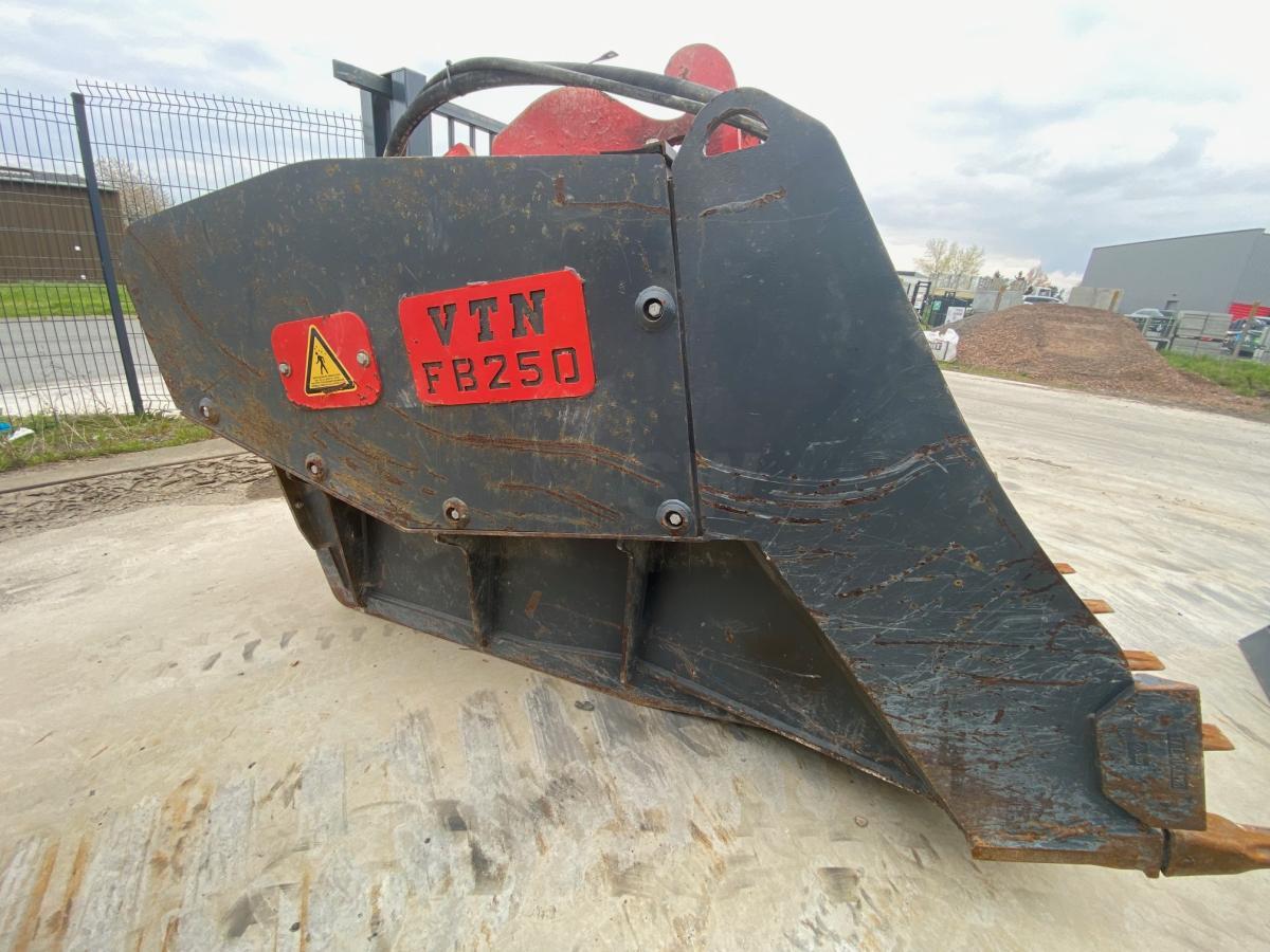 VTN FB 250 - Excavator bucket for Construction machinery: picture 3