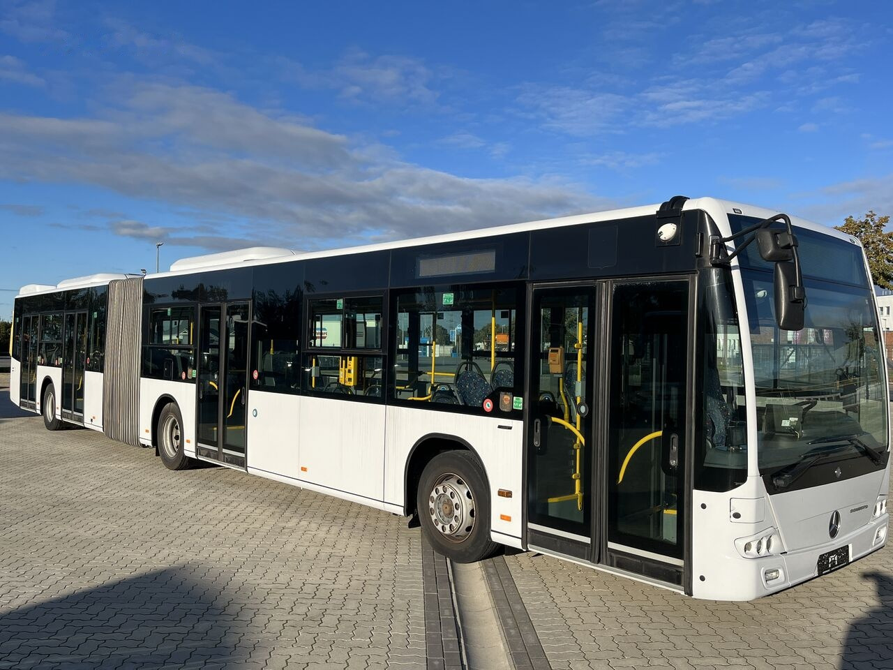 Mercedes-Benz Conecto G (LF) - 40 Sitze + 101 Stehpl. + 1 Rollstuhl - City bus: picture 3
