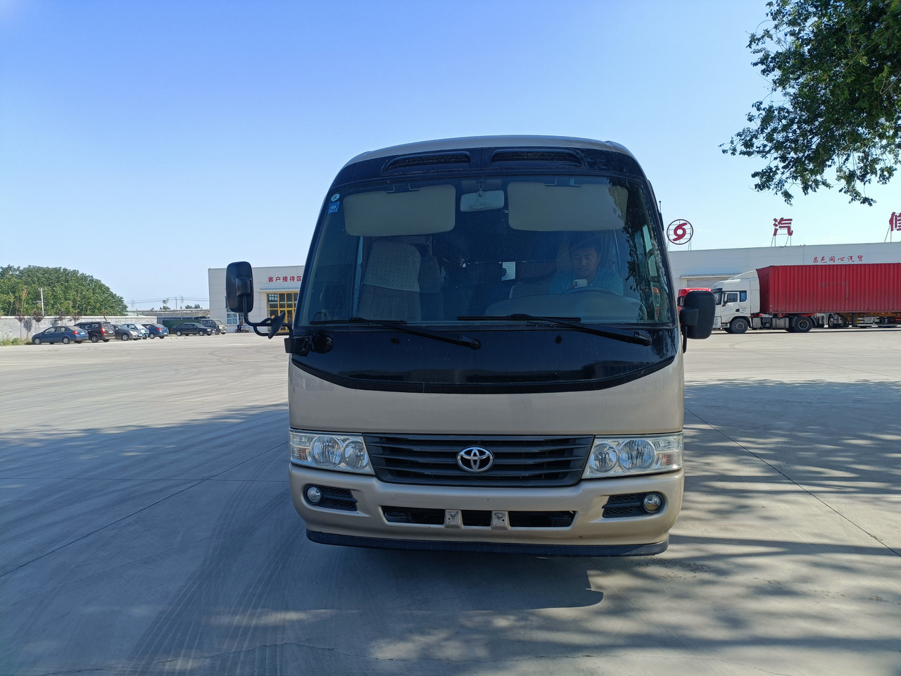TOYOTA Coaster - Minibus, Passenger van: picture 1