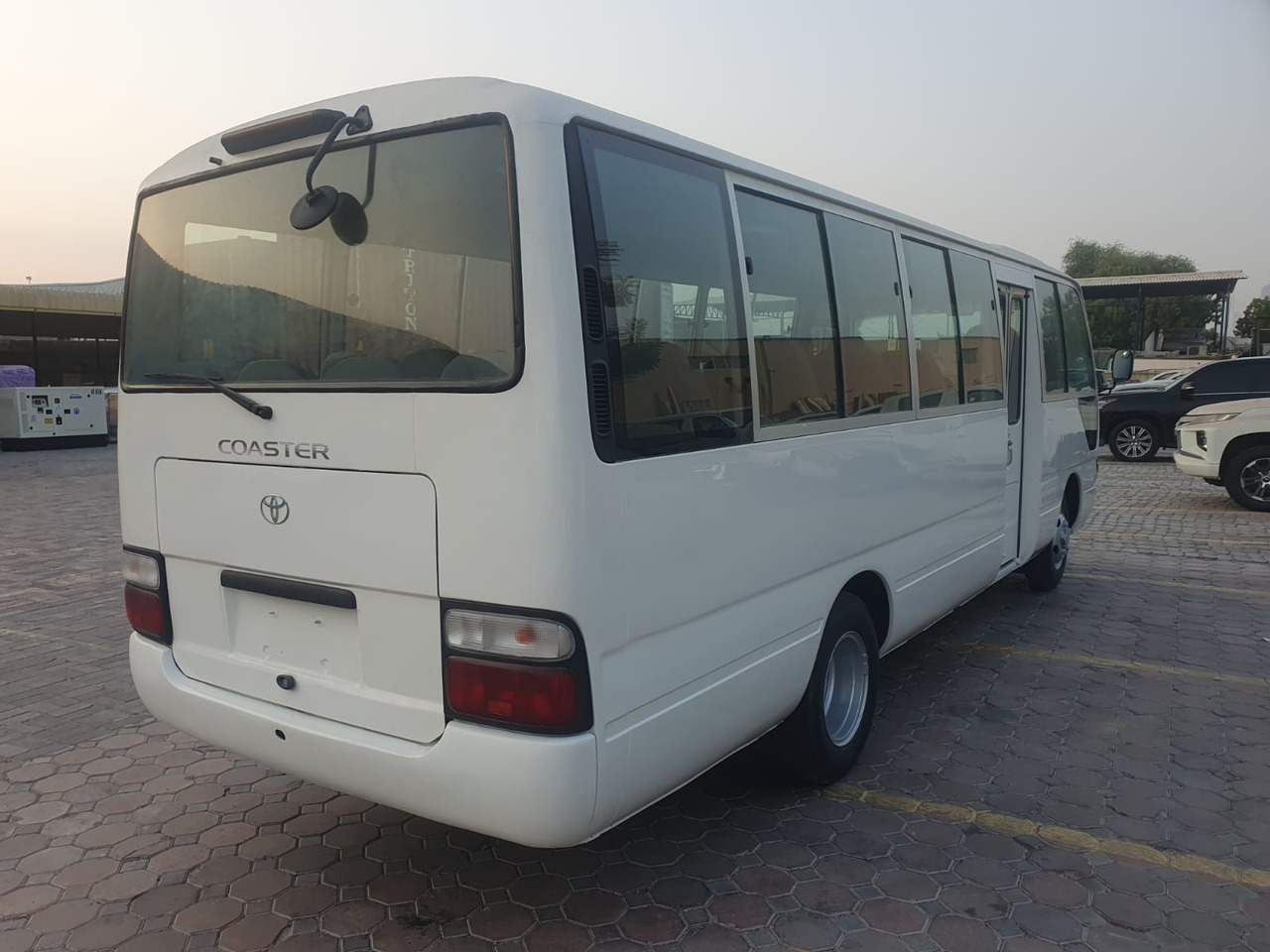 TOYOTA Coaster .... 25 places - Minibus, Passenger van: picture 5