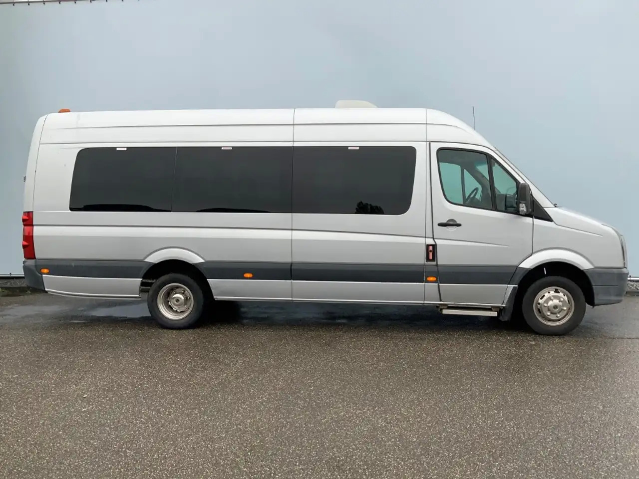 Leasing of Volkswagen Crafter 35 2.5 TDI L4H3 PersoneBus 19 pers Airco CameraTre Volkswagen Crafter 35 2.5 TDI L4H3 PersoneBus 19 pers Airco CameraTre: picture 3