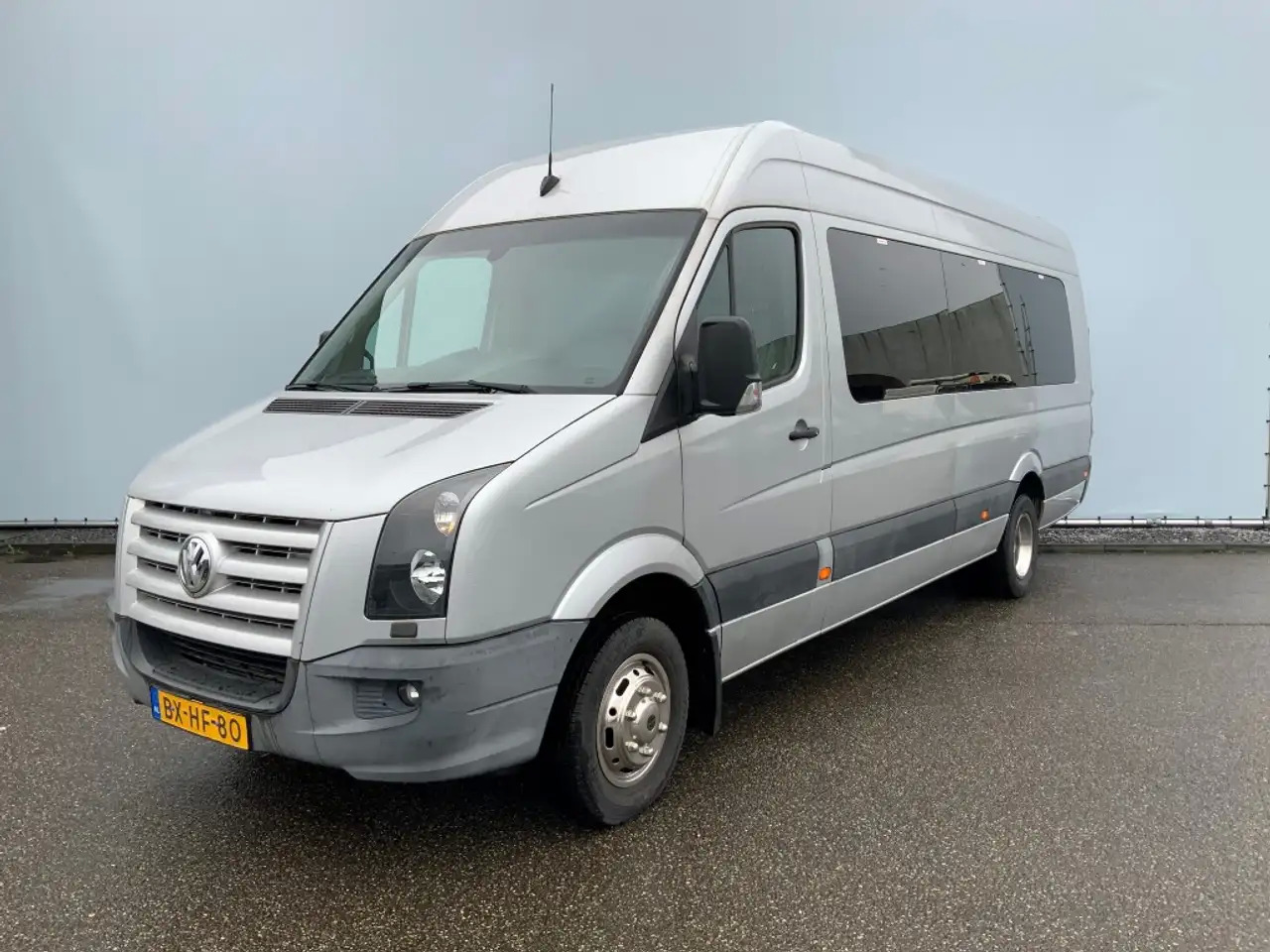 Leasing of Volkswagen Crafter 35 2.5 TDI L4H3 PersoneBus 19 pers Airco CameraTre Volkswagen Crafter 35 2.5 TDI L4H3 PersoneBus 19 pers Airco CameraTre: picture 1