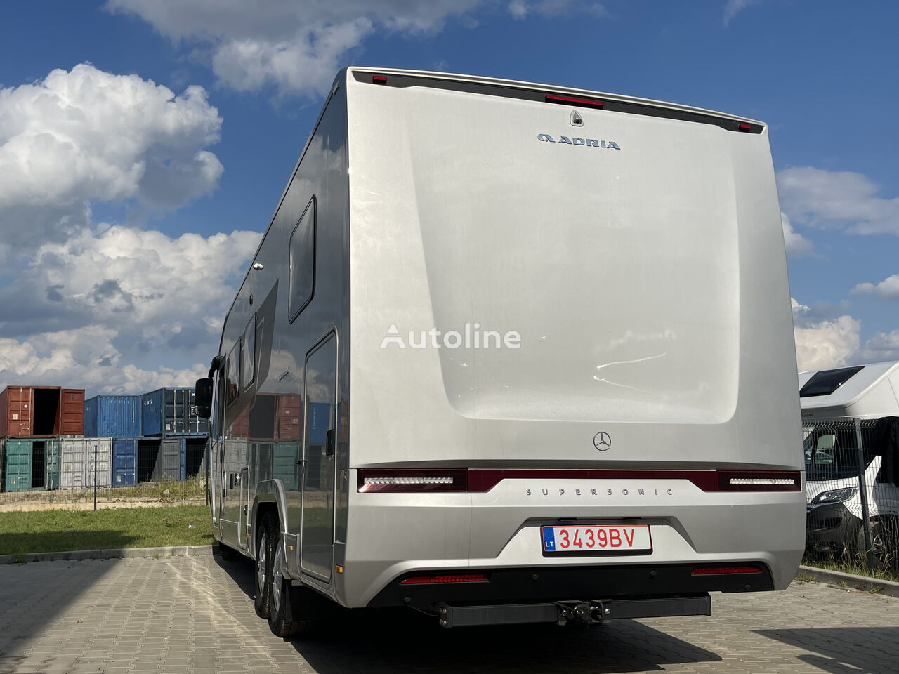 Adria Super Sonic 890LC - Integrated motorhome: picture 4