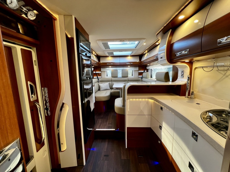 Carthago Liner-for-two  I 53 - Integrated motorhome: picture 4