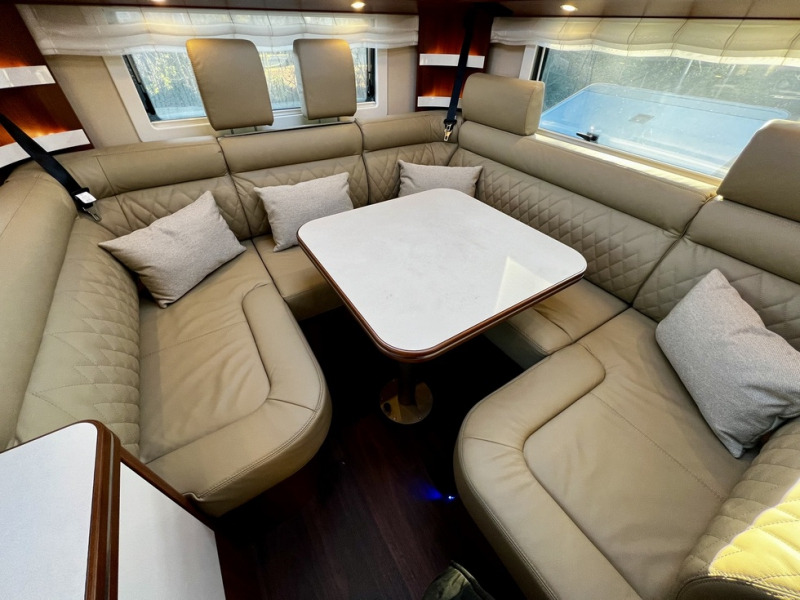 Carthago Liner-for-two  I 53 - Integrated motorhome: picture 3