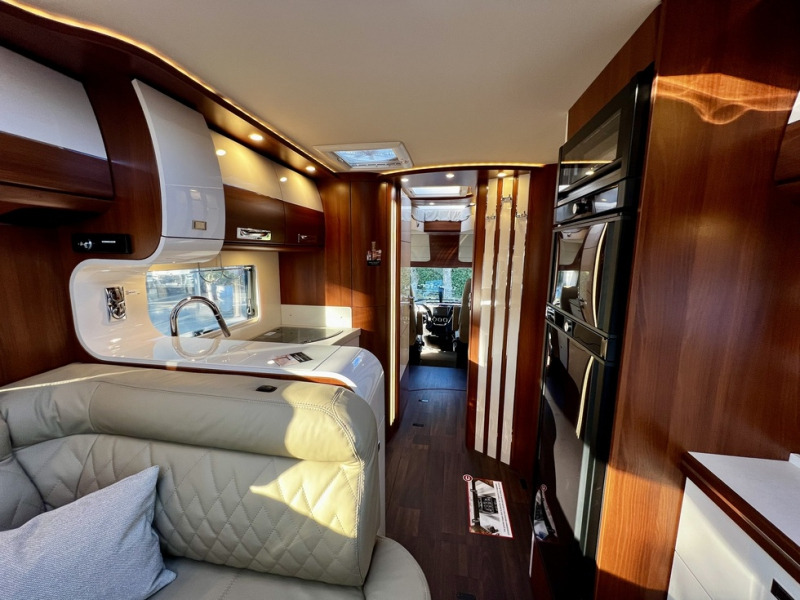 Carthago Liner-for-two  I 53 - Integrated motorhome: picture 5