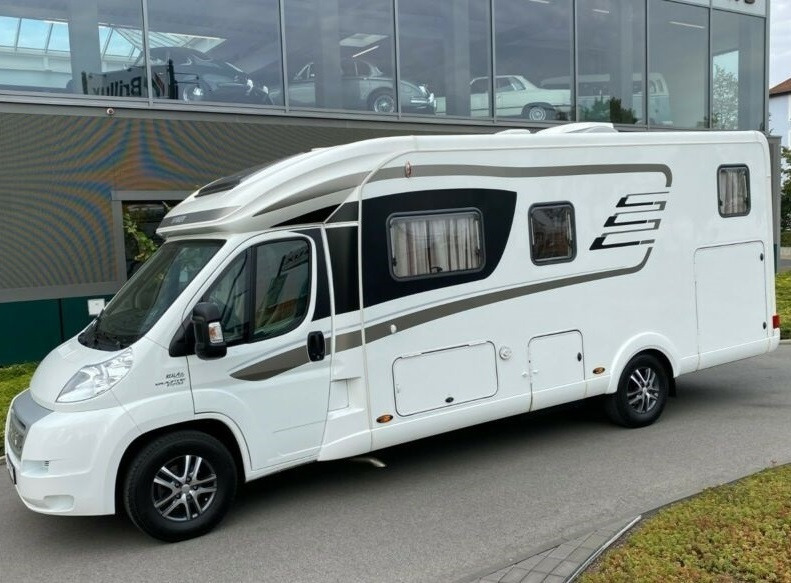 HYMER T678 - Integrated motorhome: picture 1