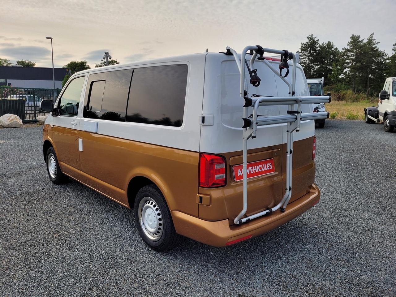 VOLKSWAGEN transporter van amenage avec amenagement entierement neuf - Camper van: picture 4