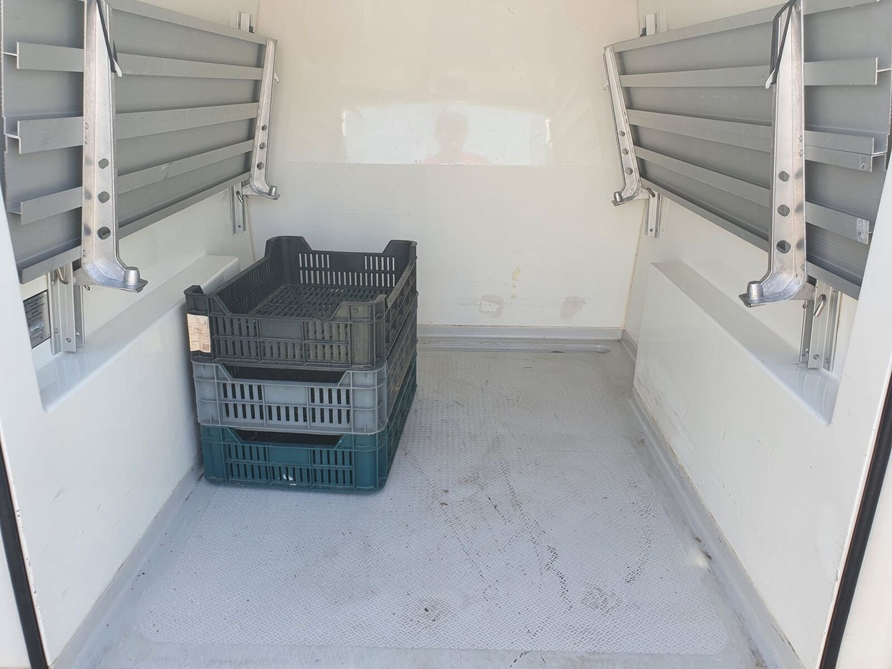 Refrigerated van FIAT Doblo 1.3 JTD Isotherm Van - 3,5t: picture 10