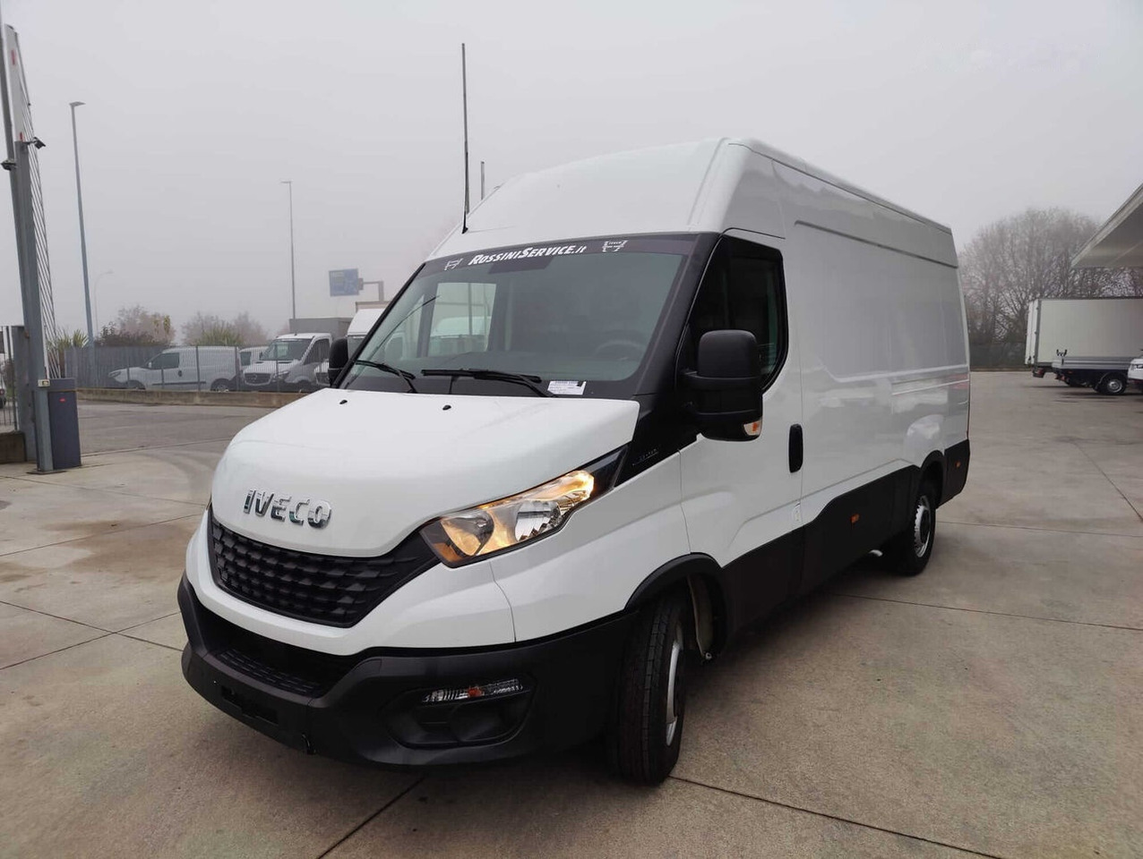 IVECO DAILY 35S14 LH2 - Panel van: picture 2
