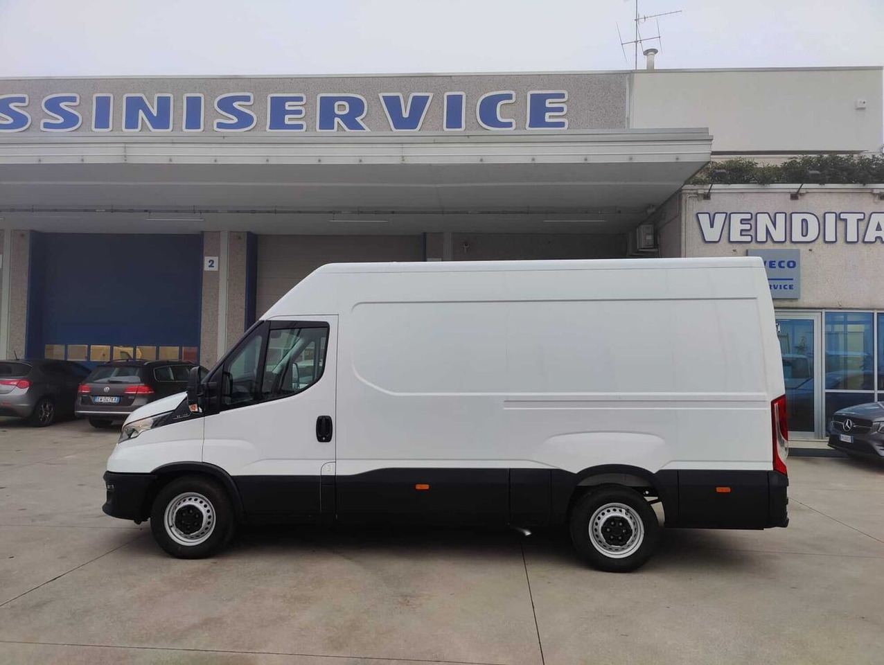 IVECO DAILY 35S14 LH2 - Panel van: picture 3