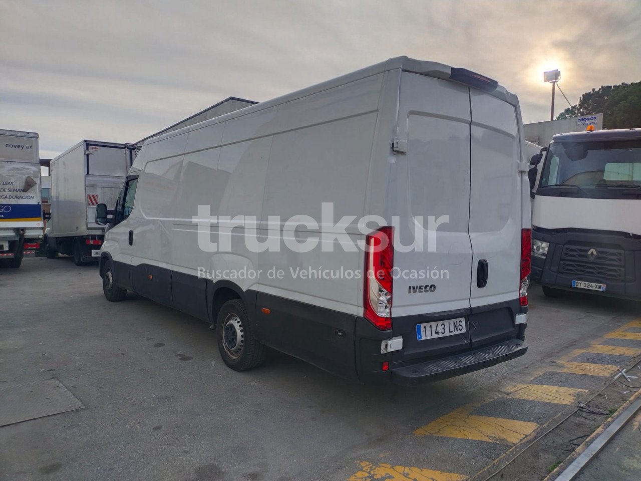 IVECO DAILY 35S16 - Box van: picture 4