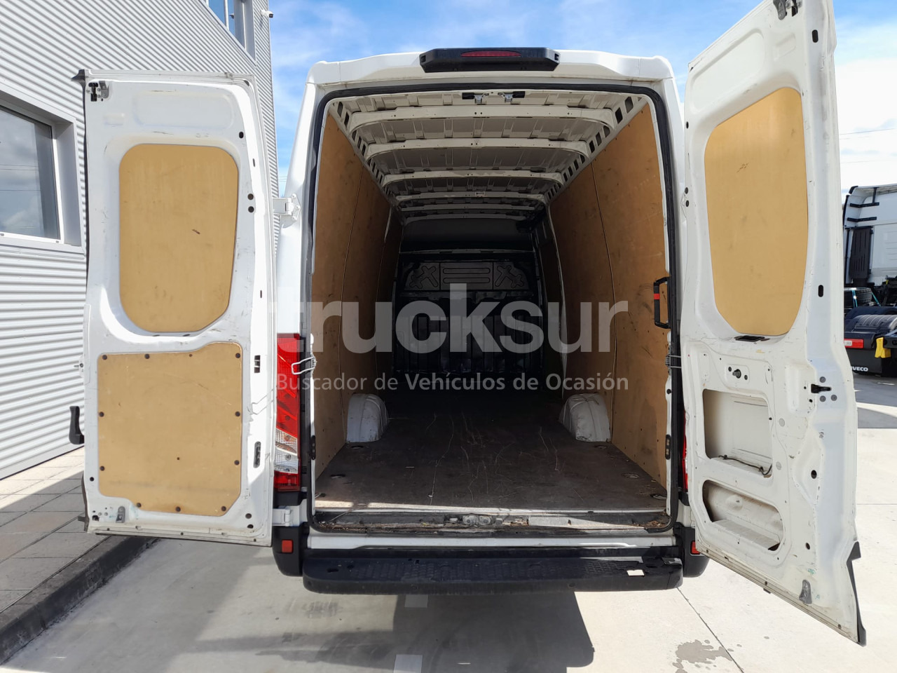 Leasing of IVECO DAILY 35S16 IVECO DAILY 35S16: picture 12