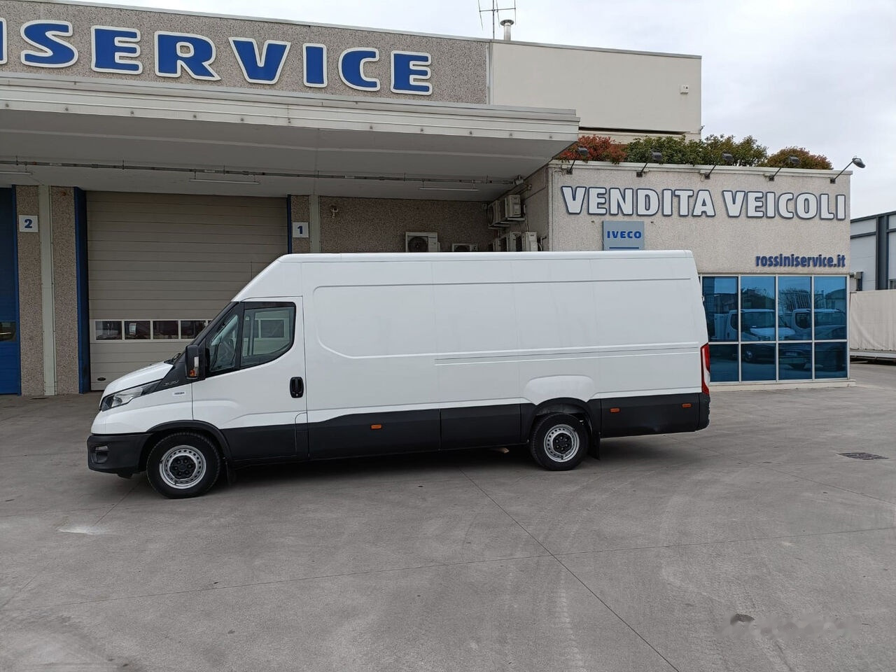 IVECO DAILY 35S16 - Panel van: picture 5